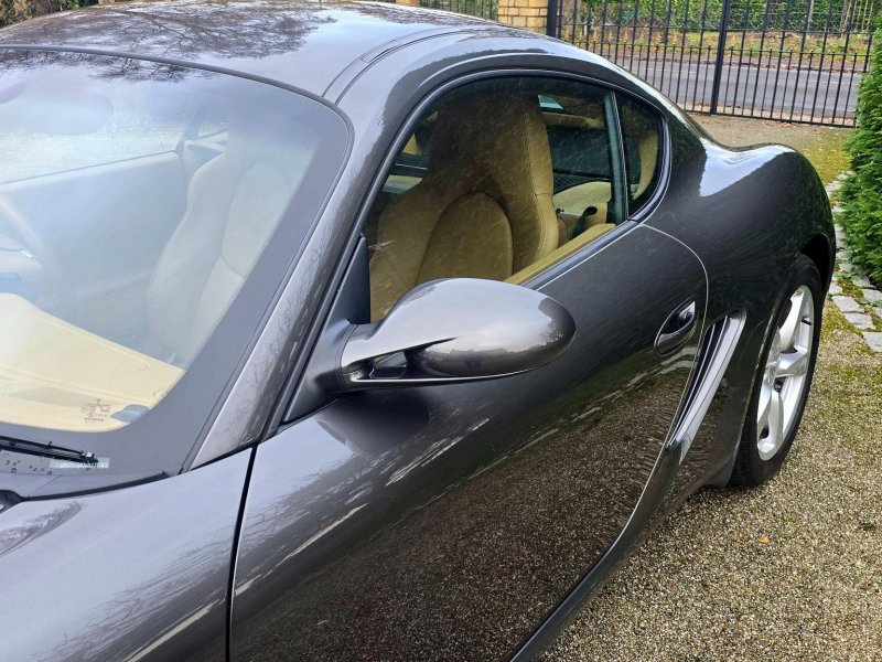 PORSCHE CAYMAN