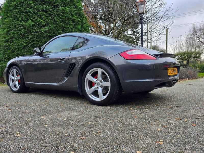 PORSCHE CAYMAN