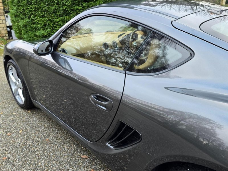 PORSCHE CAYMAN