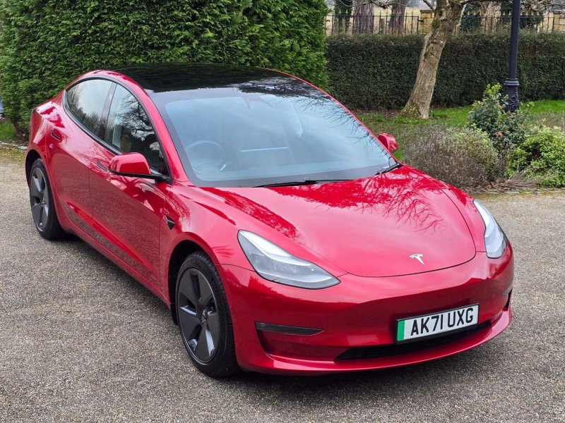 TESLA MODEL 3
