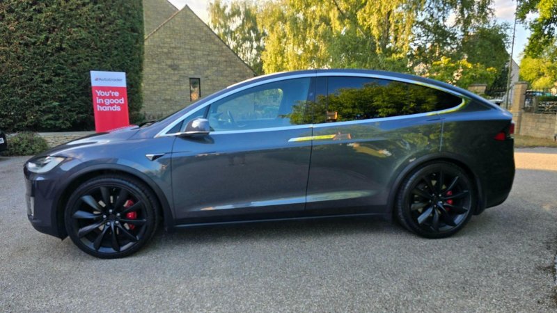 TESLA MODEL X