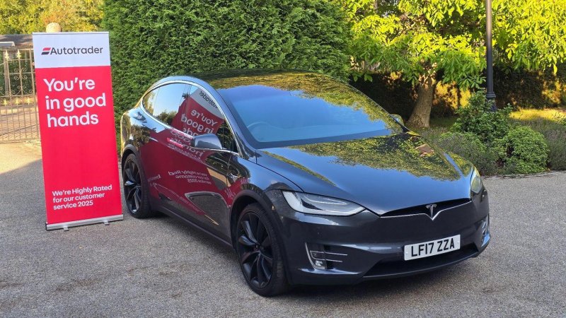 TESLA MODEL X
