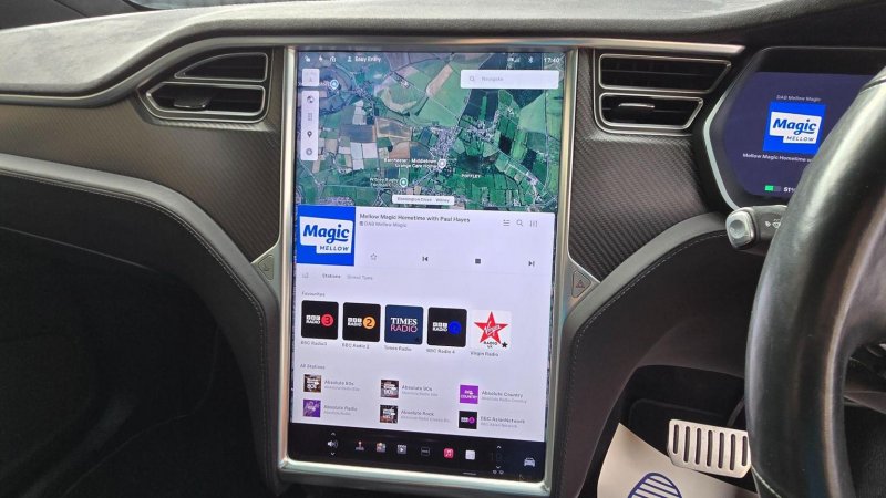 TESLA MODEL X