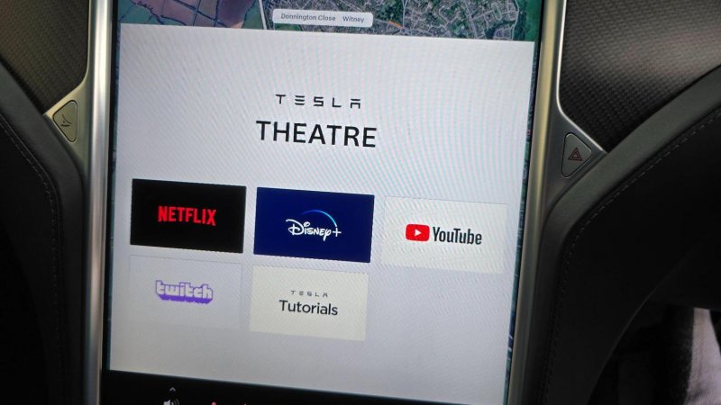 TESLA MODEL X