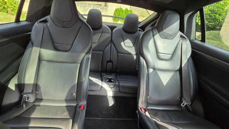 TESLA MODEL X