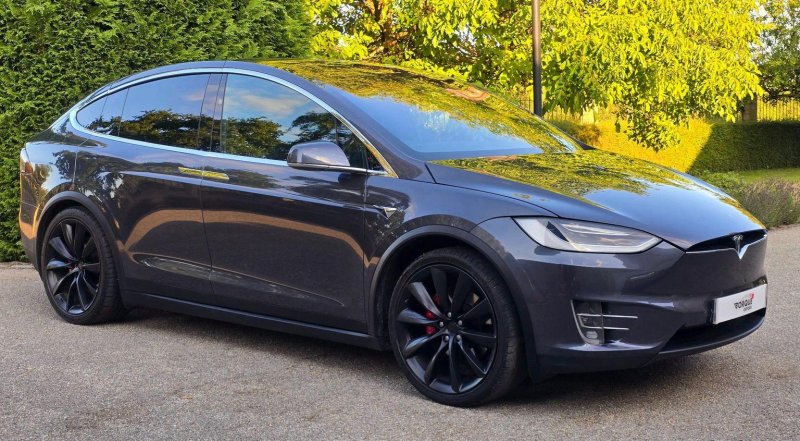 TESLA MODEL X