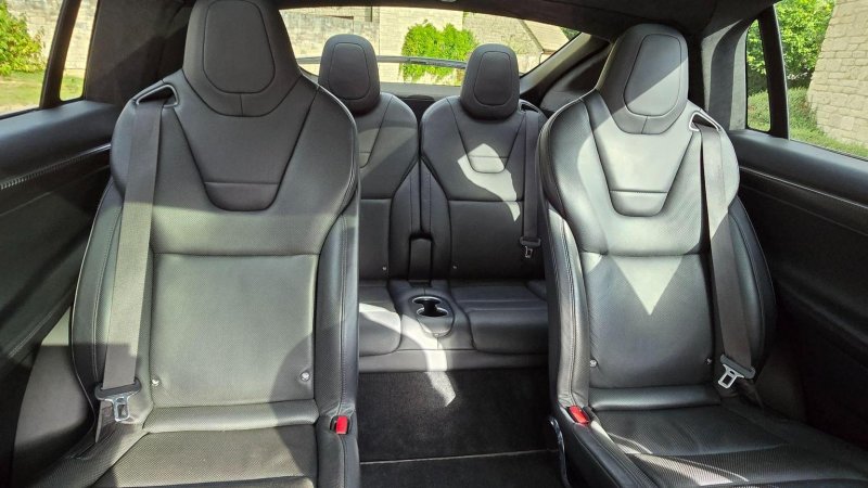 TESLA MODEL X