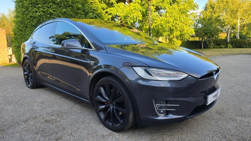 TESLA MODEL X